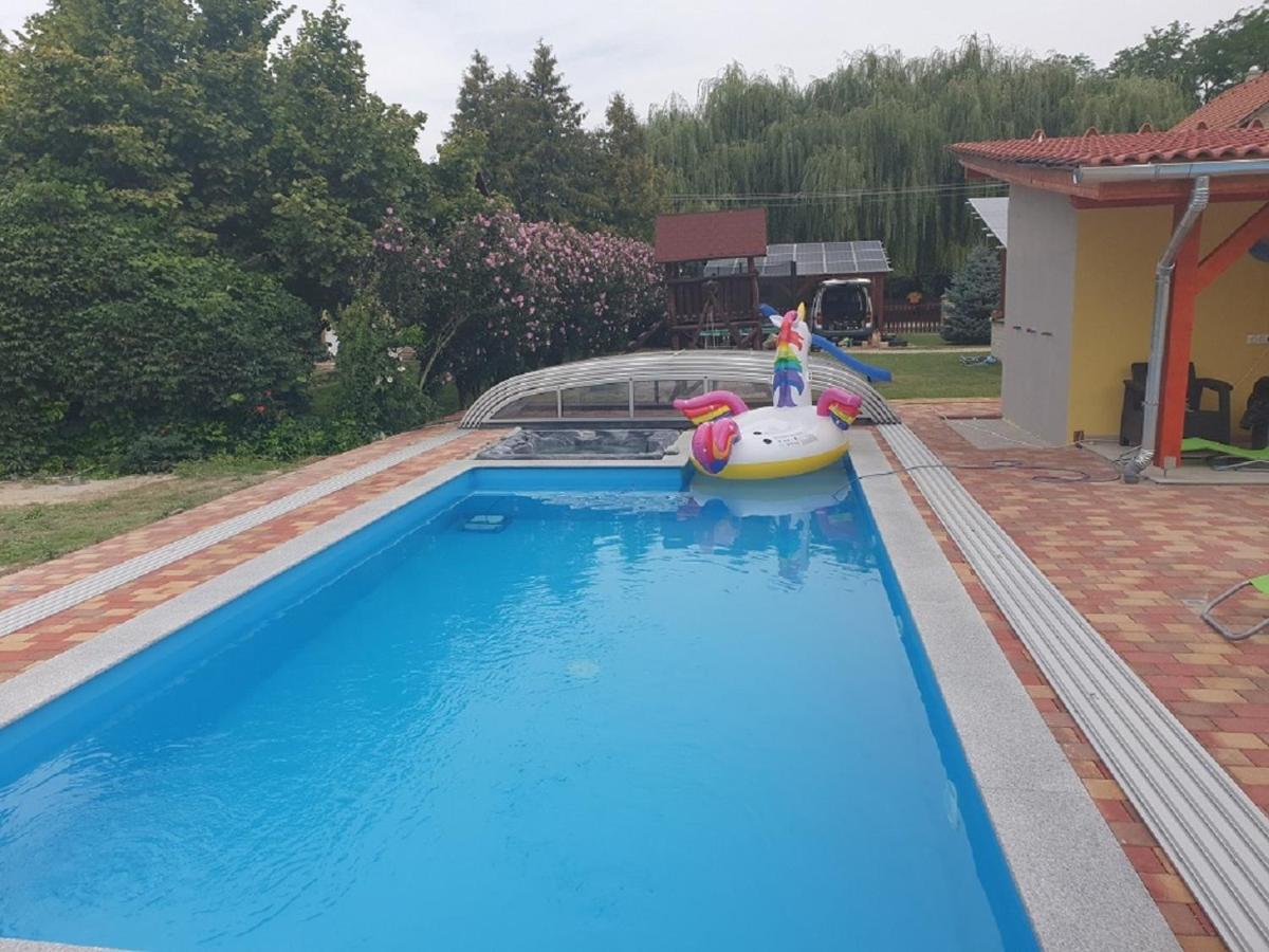 Hotel Ponty-Poronty Vendeghaz Nagybaracska Exterior foto